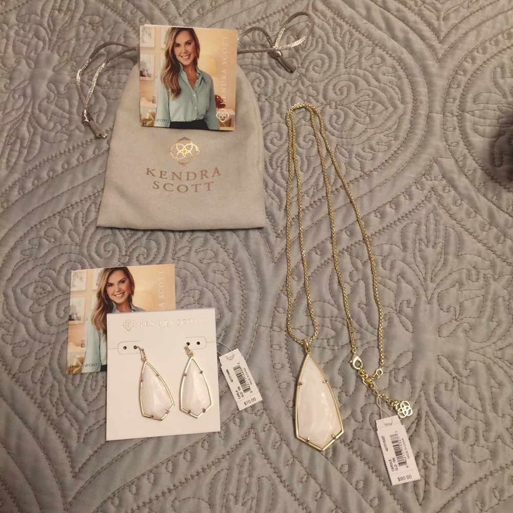 Kendra Scott CARLA Earrings & Necklace Set MOP